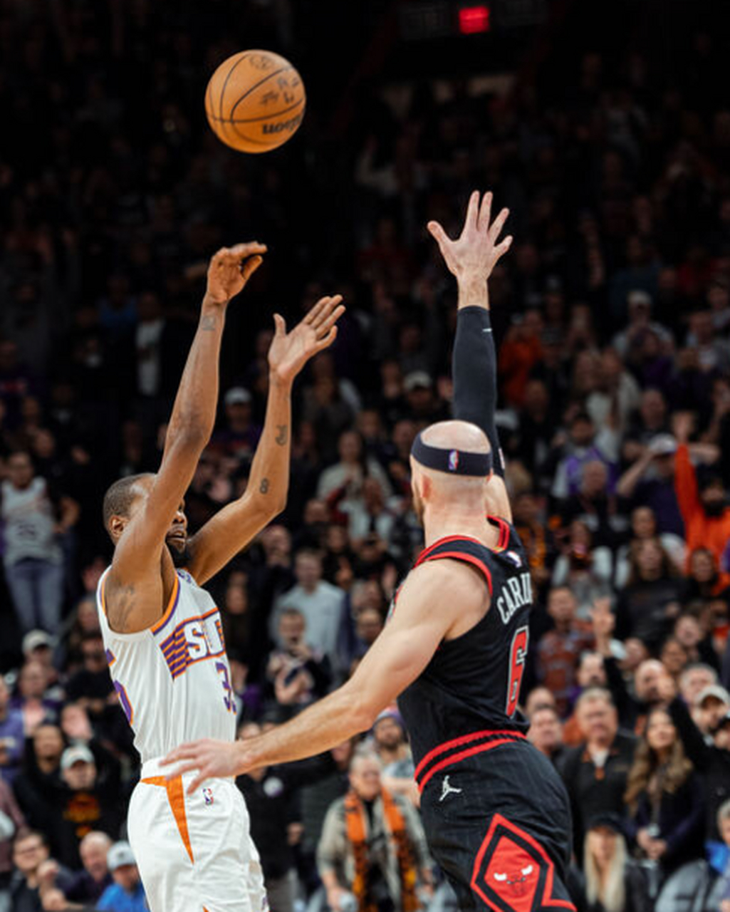 九游- 巴西杜兰特运球出界 